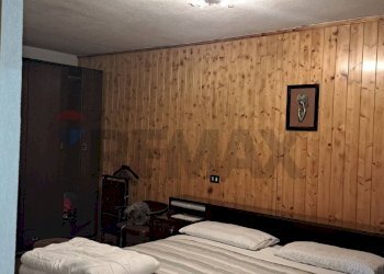 Camera / camera da letto - Locale Commerciale Via Conte
 
42, Lamon - foto 19