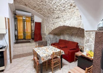 interno - Bilocale Via Diaz
 
26, Vieste - foto 1