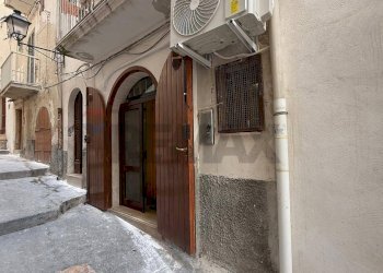 esterno - Bilocale Via Diaz
 
26, Vieste - foto 14