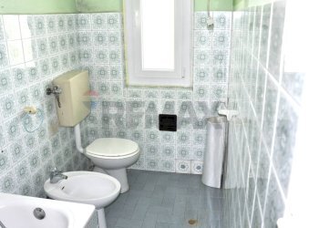 Bagno - Stabile - Palazzo Via Scaramuzza
 
1, Salsomaggiore Terme - foto 16