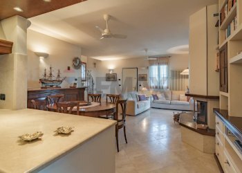 Sala da pranzo - Appartamento via cellini
 
28, Albenga - foto 9