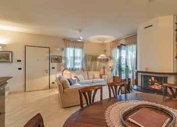 Sala da pranzo - Appartamento via cellini
 
28, Albenga - foto 12