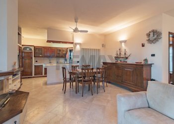 Sala da pranzo - Appartamento via cellini
 
28, Albenga - foto 13