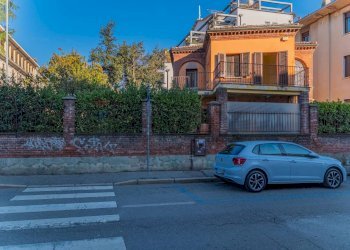 Edificio all\'aperto - Villa Via Bottini
 
4, Gallarate - foto 74