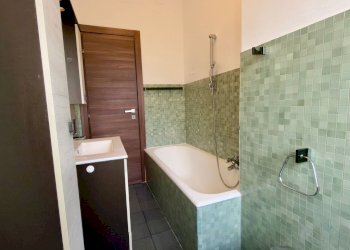 Bagno finestrato - Two-room apartment Via Ippolito Nievo
25, Sesto San Giovanni - photo 12