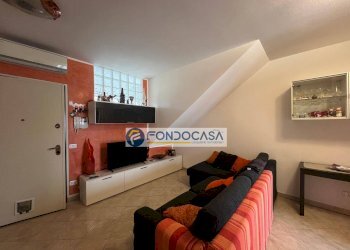 soggiorno - Appartamento via martin ferraro, Massa - foto 7