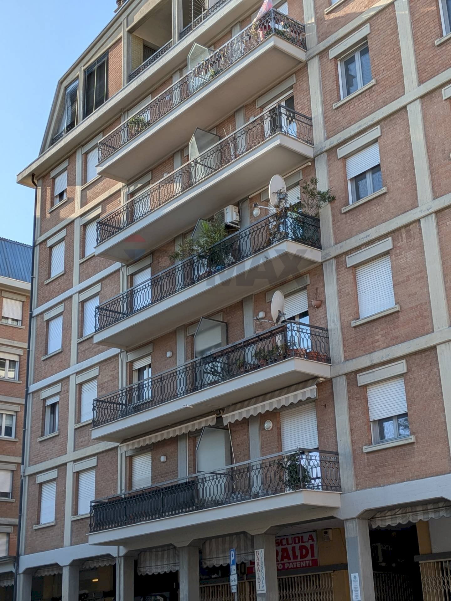 Edificio all\'aperto - Trilocale Via Roma
2, Bagnolo in Piano - foto 2