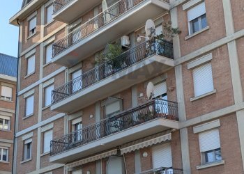 Edificio all\'aperto - Three-room apartment Via Roma
 
2, Bagnolo in Piano - photo 2