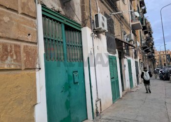 Edificio all\'aperto - Appartamento Via Gian Filippo Ingrassia
 
6/8/12, Palermo - foto 45