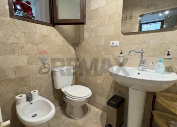 Bagno - Appartamento Via Gian Filippo Ingrassia
 
6/8/12, Palermo - foto 18