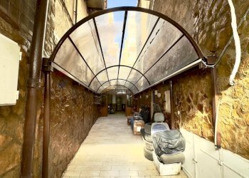 Ricezione / Lobby - Appartamento Via Gian Filippo Ingrassia
 
6/8/12, Palermo - foto 51