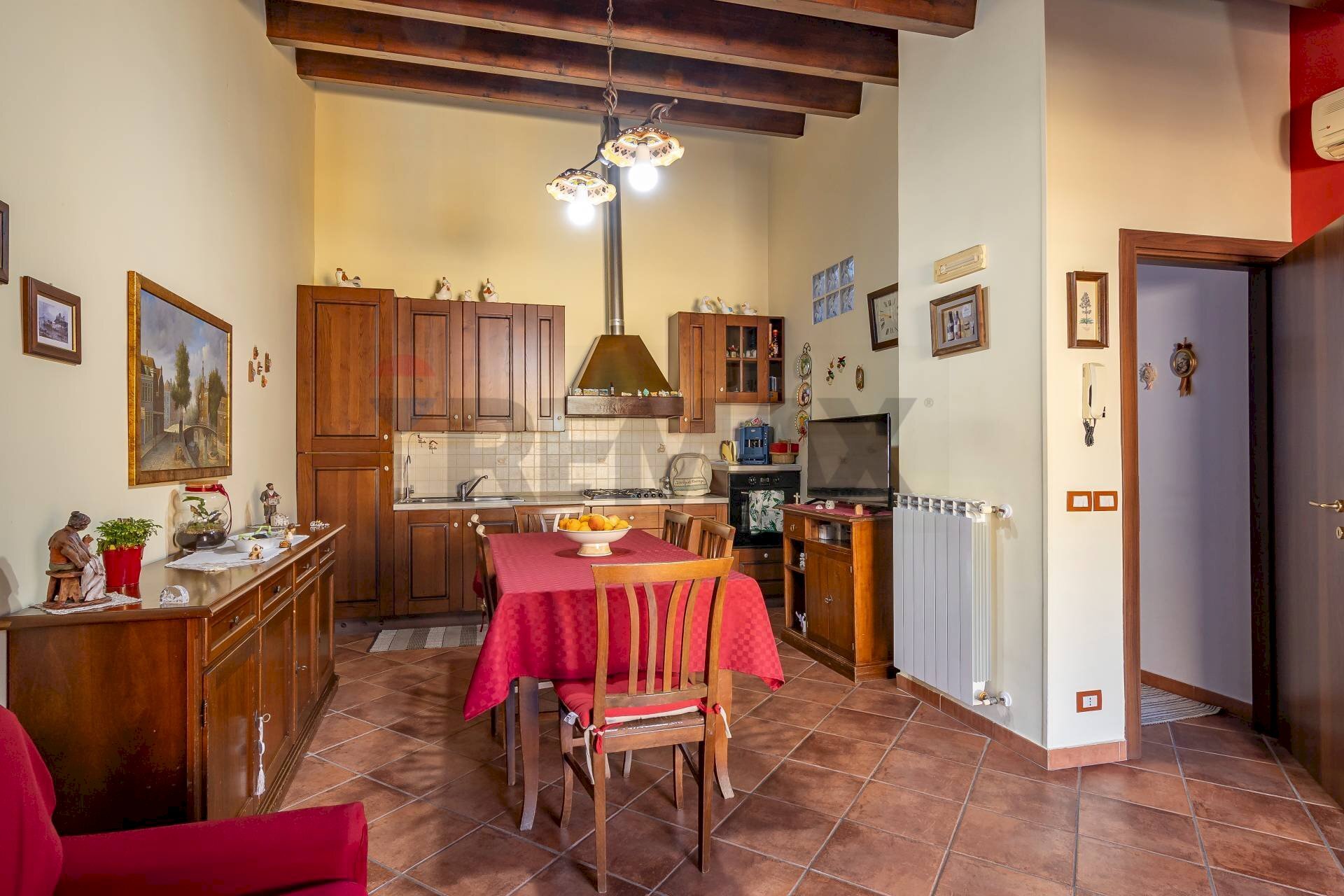 Sala da pranzo - Casa indipendente Via Giuseppe Pitrè
 
64/66, Ragusa - foto 3