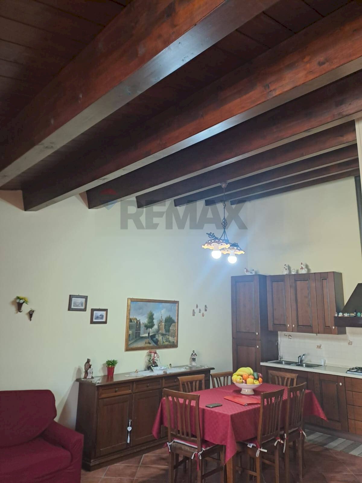 Sala da pranzo - Casa indipendente Via Giuseppe Pitrè
 
66, Ragusa - foto 1