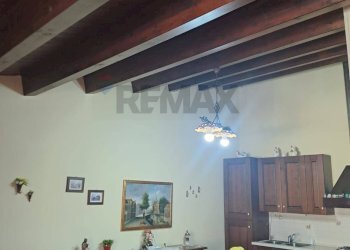 Sala da pranzo - Casa indipendente Via Giuseppe Pitrè
 
66, Ragusa - foto 1