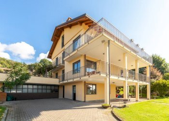 Foto 2 - Villa via prada
 
17, Comerio - foto 2