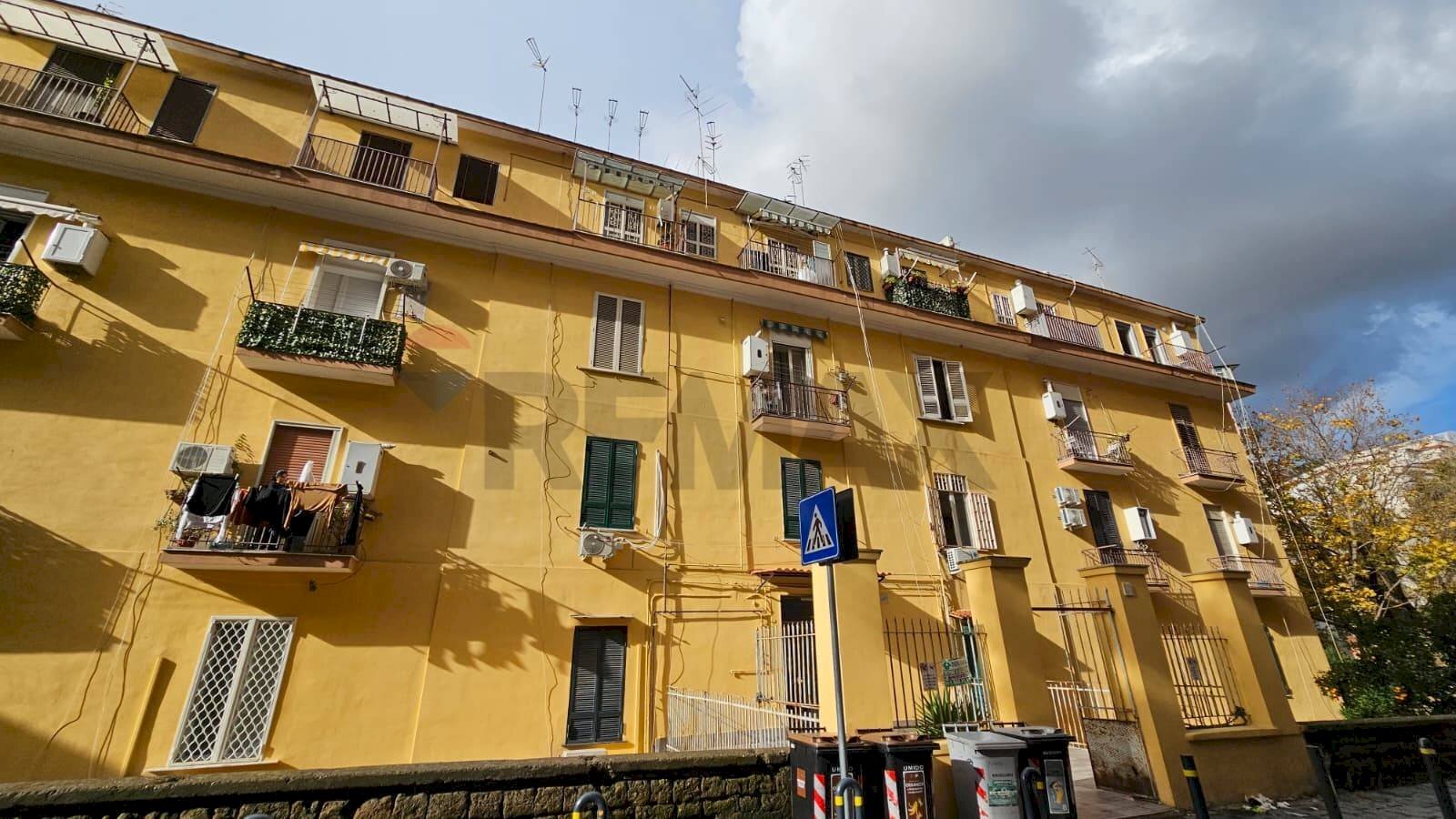 Edificio all\'aperto - Trilocale Napoli - foto 2