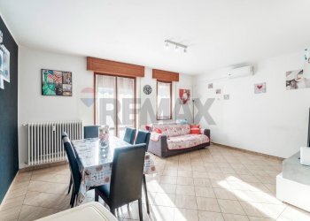 Sala da pranzo - Trilocale Via padile
 
11, Gardone Val Trompia - foto 4