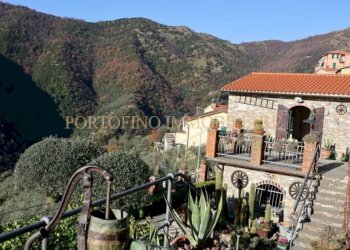 Facciata - Villa piazza Santa Margherita, 1A, Avegno - foto 29