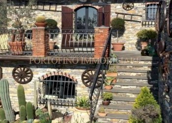 Facciata - Villa piazza Santa Margherita, 1A, Avegno - foto 32