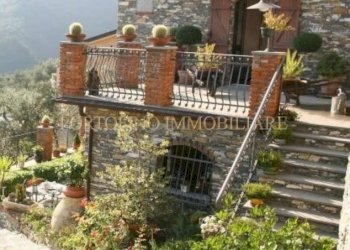 Facciata - Villa piazza Santa Margherita, 1A, Avegno - foto 33