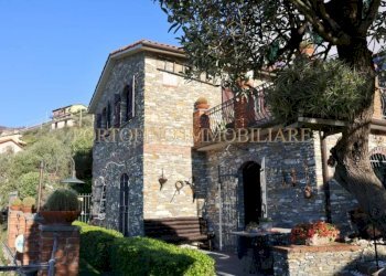 Facciata - Villa piazza Santa Margherita, 1A, Avegno - foto 34
