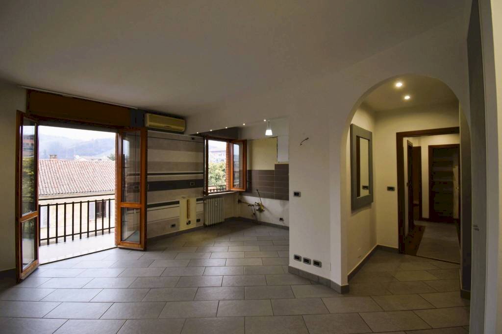 Cucina - Trilocale via 20 Settembre, 186, Montegrosso d'Asti - foto 3