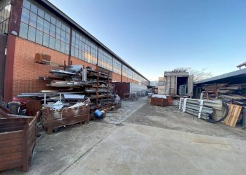 Facciata - Capannone via Poirino, 301, Carmagnola - foto 1