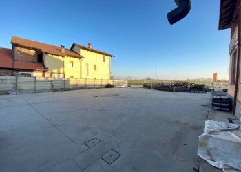 Cortile interno - Capannone via Poirino, 301, Carmagnola - foto 20