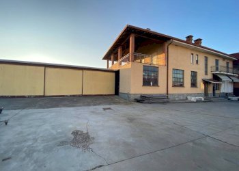 Cortile interno - Capannone via Poirino, 301, Carmagnola - foto 24