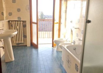 Bagno - Four-room apartment via Giuseppe Ungaretti, Asti - photo 7