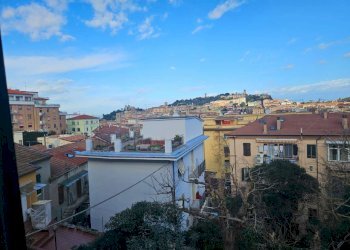 img-20260109-wa0017 - Trilocale Ancona (zona Centro storico) - foto 18