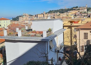 20260213_105234 - Trilocale Ancona (zona Centro storico) - foto 2