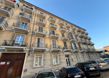 Facciata - Bilocale via Tronzano, 28, Torino (zona Rebaudengo) - foto 3