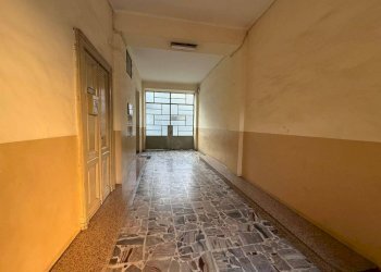 Interno palazzo - Bilocale via Tronzano, 28, Torino (zona Rebaudengo) - foto 4