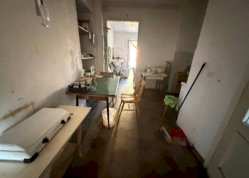 Cucina - Bilocale via Tronzano, 28, Torino (zona Rebaudengo) - foto 7