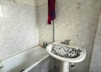 Bagno - Bilocale via Tronzano, 28, Torino (zona Rebaudengo) - foto 17