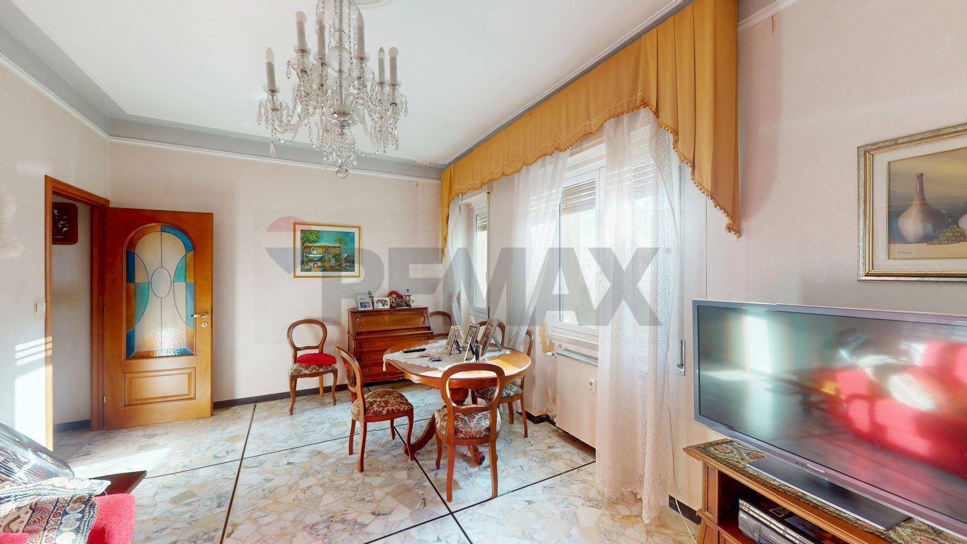 Sala da pranzo - Quadrilocale Via Gaspare Murtola
 
33b, Genova - foto 2