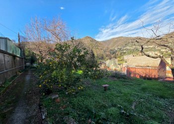 Vista delle montagne - Quadrilocale Via Mogge
 
10B, Genova - foto 9