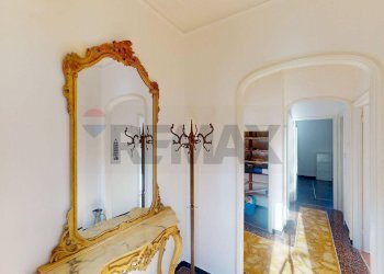 Hall / corridoio - Quadrilocale Via Mogge
 
10B, Genova - foto 14