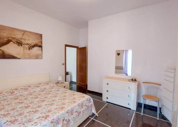 Camera da letto - Bilocale via delle Gavette, Genova (zona Staglieno) - foto 19