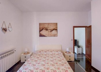 Camera da letto - Bilocale via delle Gavette, Genova (zona Staglieno) - foto 23