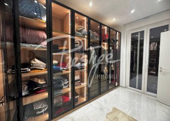 Cabina armadio - Quadrilocale piazza Caduti per la Libertà, La Spezia - foto 9