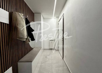 Corridoio - Quadrilocale piazza Caduti per la Libertà, La Spezia - foto 12