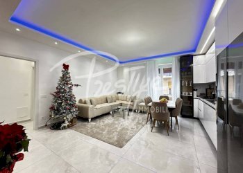 Salone - Four-room apartment piazza Caduti per la Libertà, La Spezia - photo 4