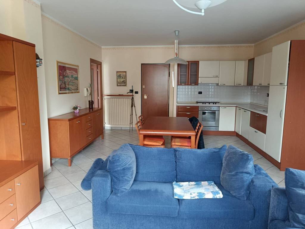 Salone - Two-room apartment via Barge, 9, Paesana - photo 1