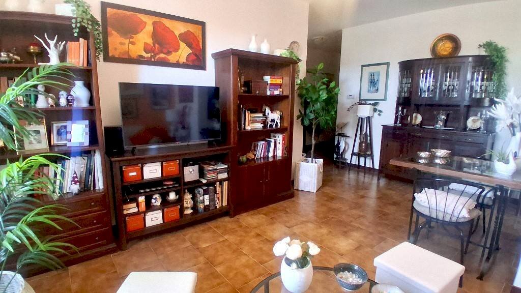 Salone - Four-room apartment via Fossano, 4, Bene Vagienna - photo 3