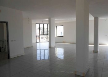 DSCN0088 - Locale Commerciale strada provinciale Strada Provinciale 415 Paullese, 19, Madignano - foto 6