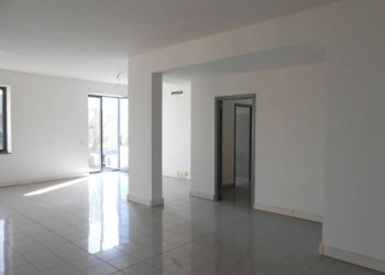 DSCN0090 - Locale Commerciale strada provinciale Strada Provinciale 415 Paullese, 19, Madignano - foto 9