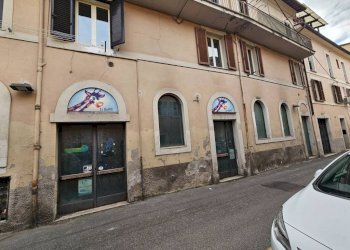 Facciata - Negozio via Terenzio Varrone, Rieti - foto 3