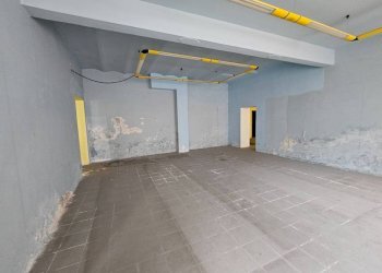 Interno non residenziale - Negozio via Terenzio Varrone, Rieti - foto 14